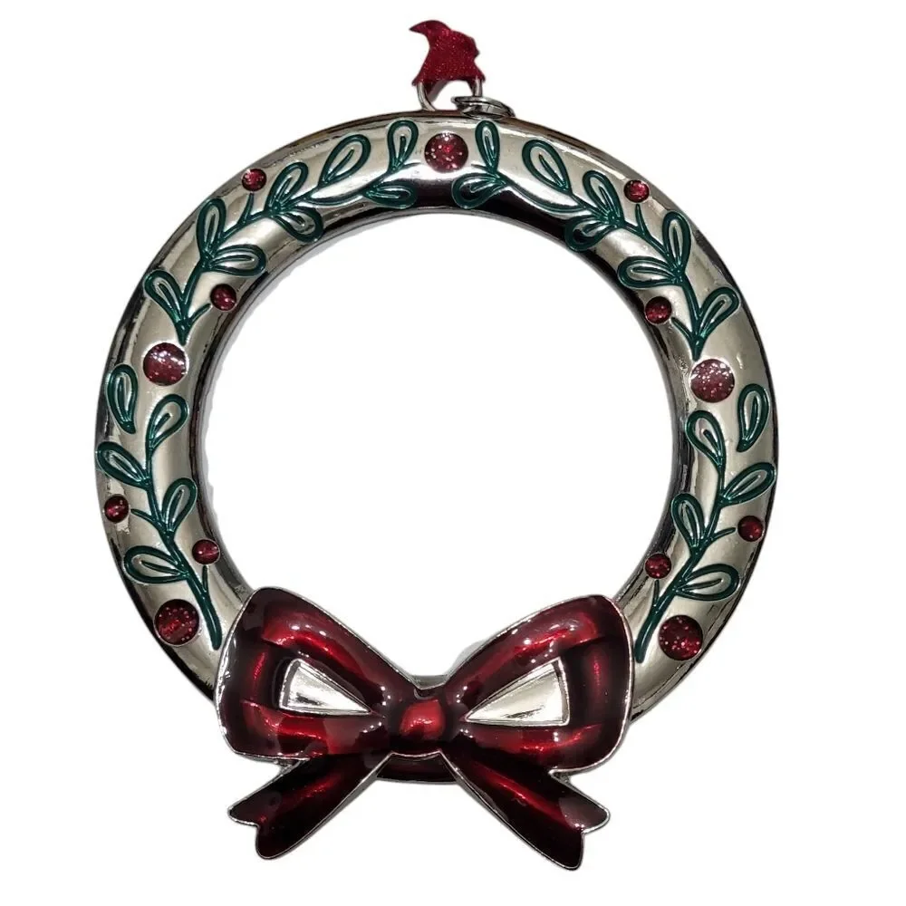 Metal photo wreath ornaments set of 2